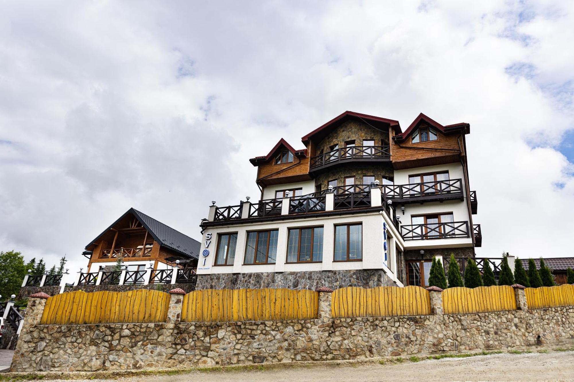 Svoi Hotel Palyanytsya Exterior photo